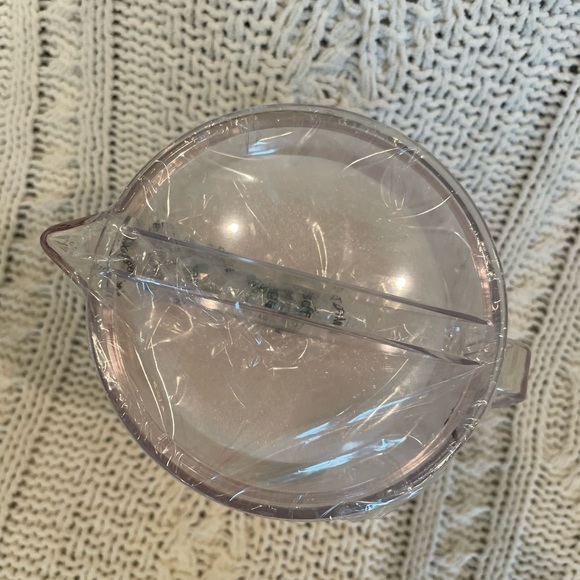 Kate Spade Lemon Pitcher Set w 2 Cups Lemonade Stand Hostess Gift Acrylic NIB - Picture 6 of 9